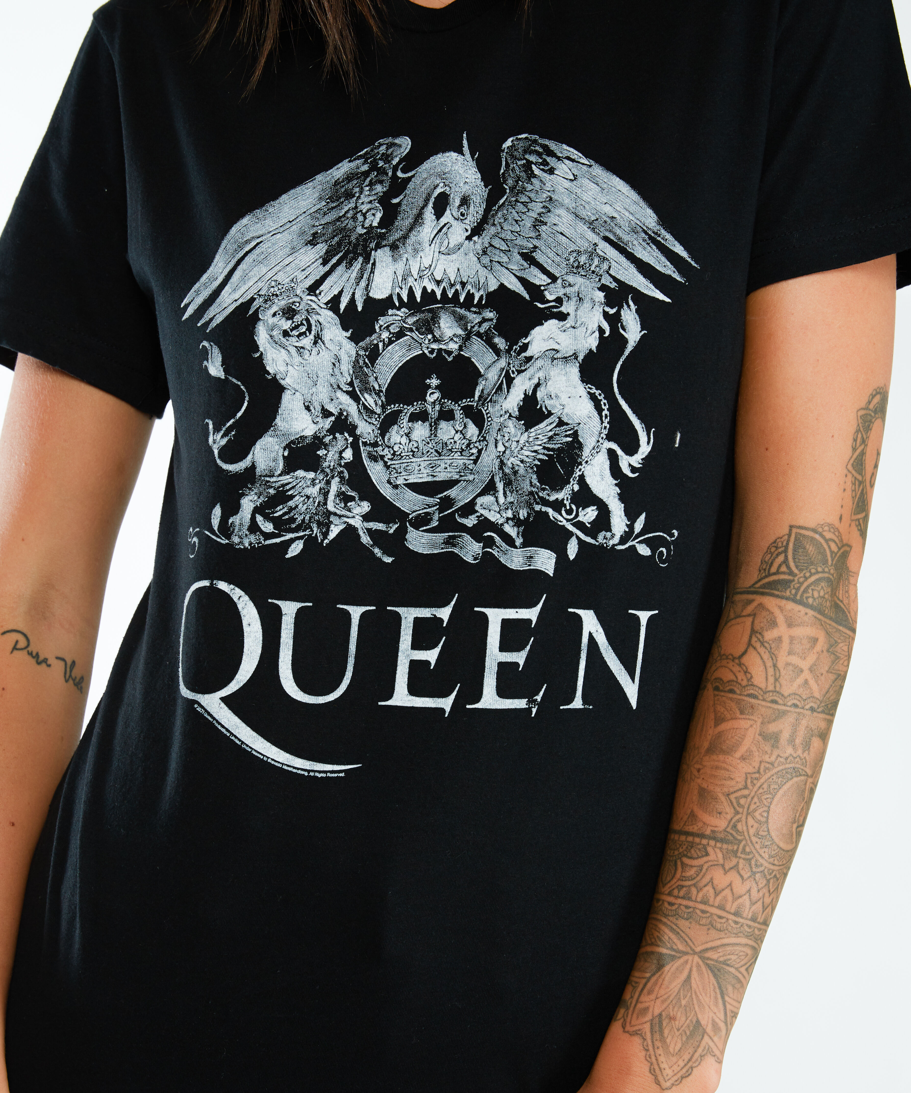 Queen unisex Tee Image 5