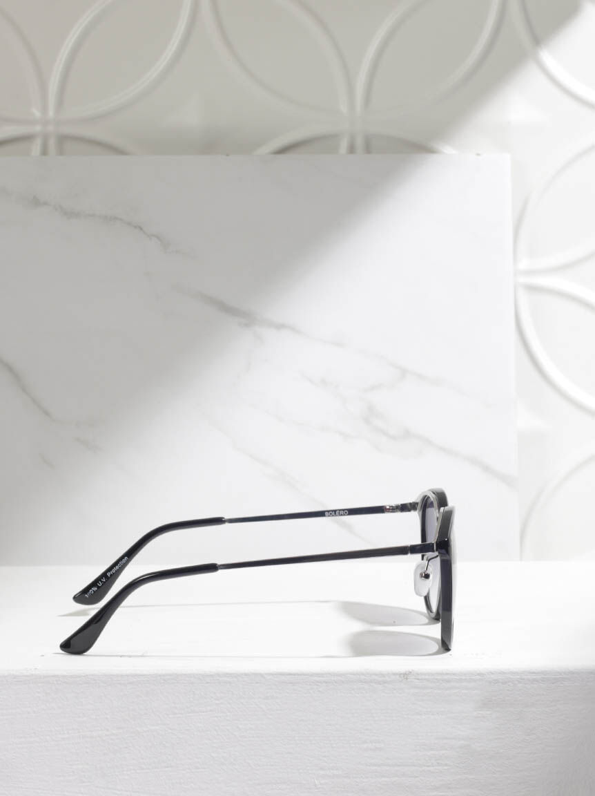 black round frame sunglasses Image 2