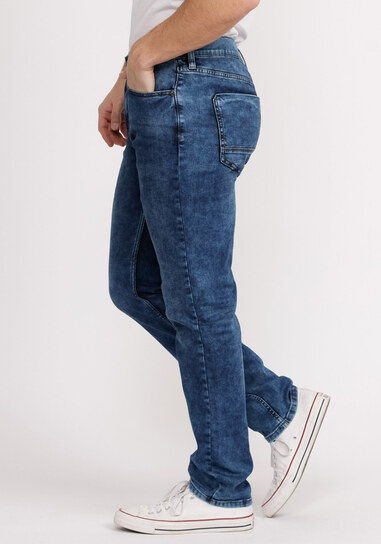 COOLMAX® slim straight tech jeans