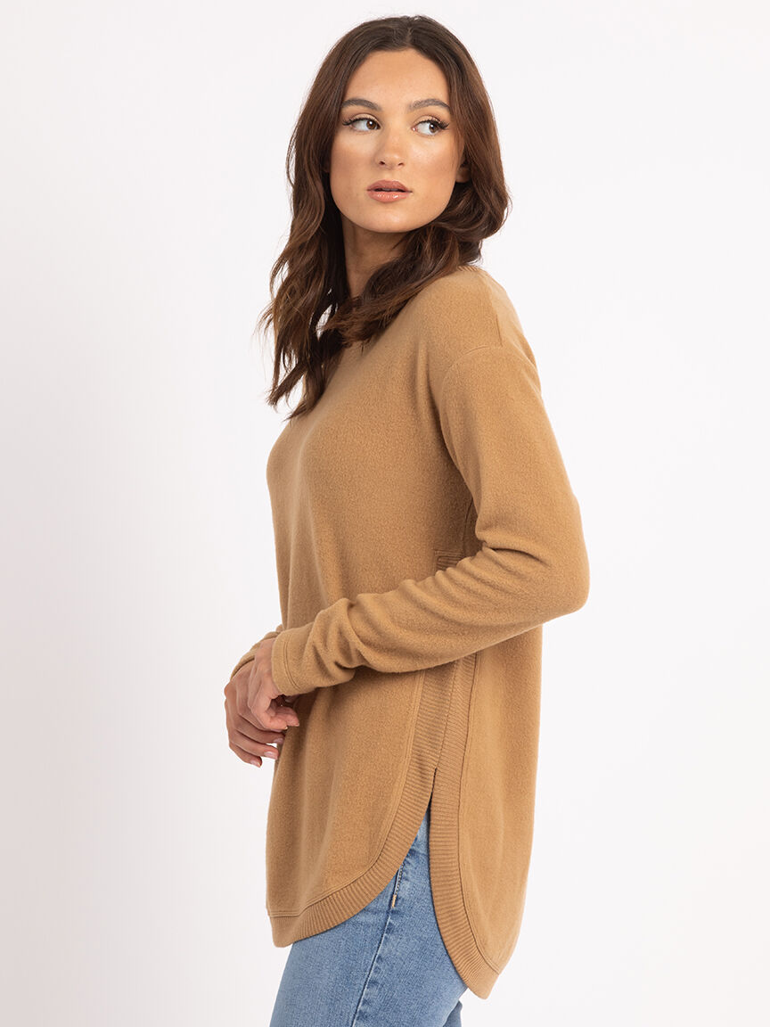 logan scoop neck top Image 3