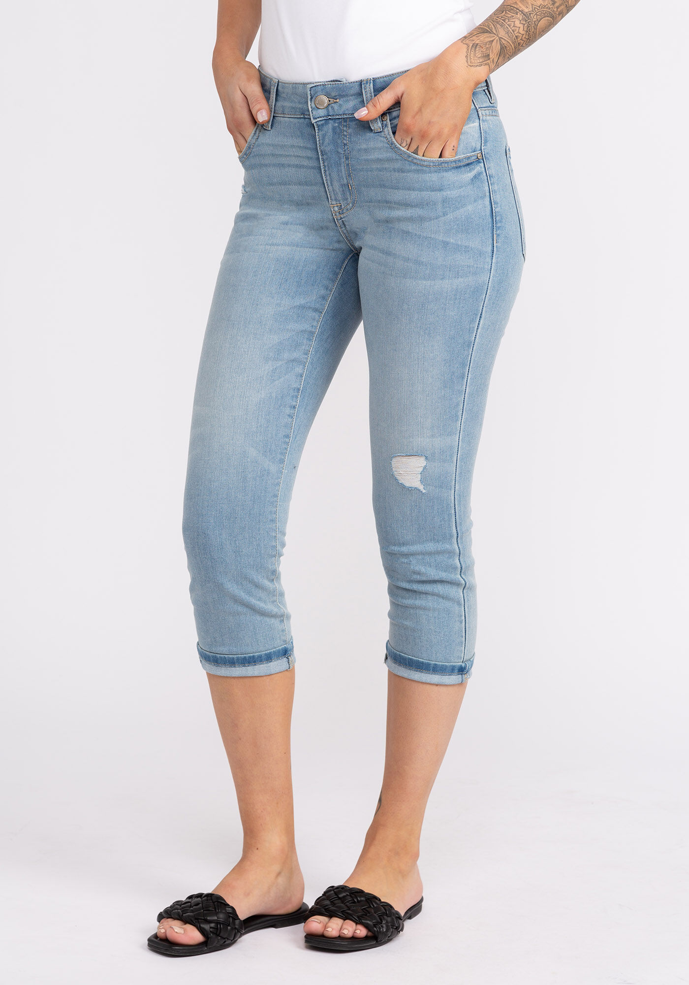 mid-rise capris Image 3