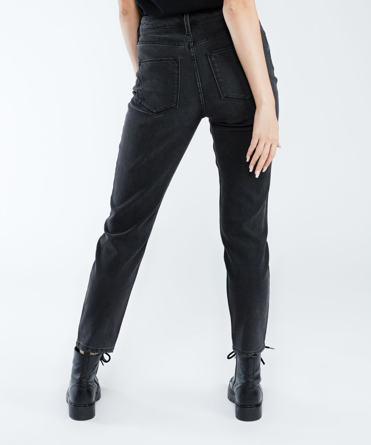 the mom jean Image 3