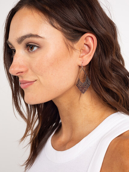 silver filigree earring Image 1