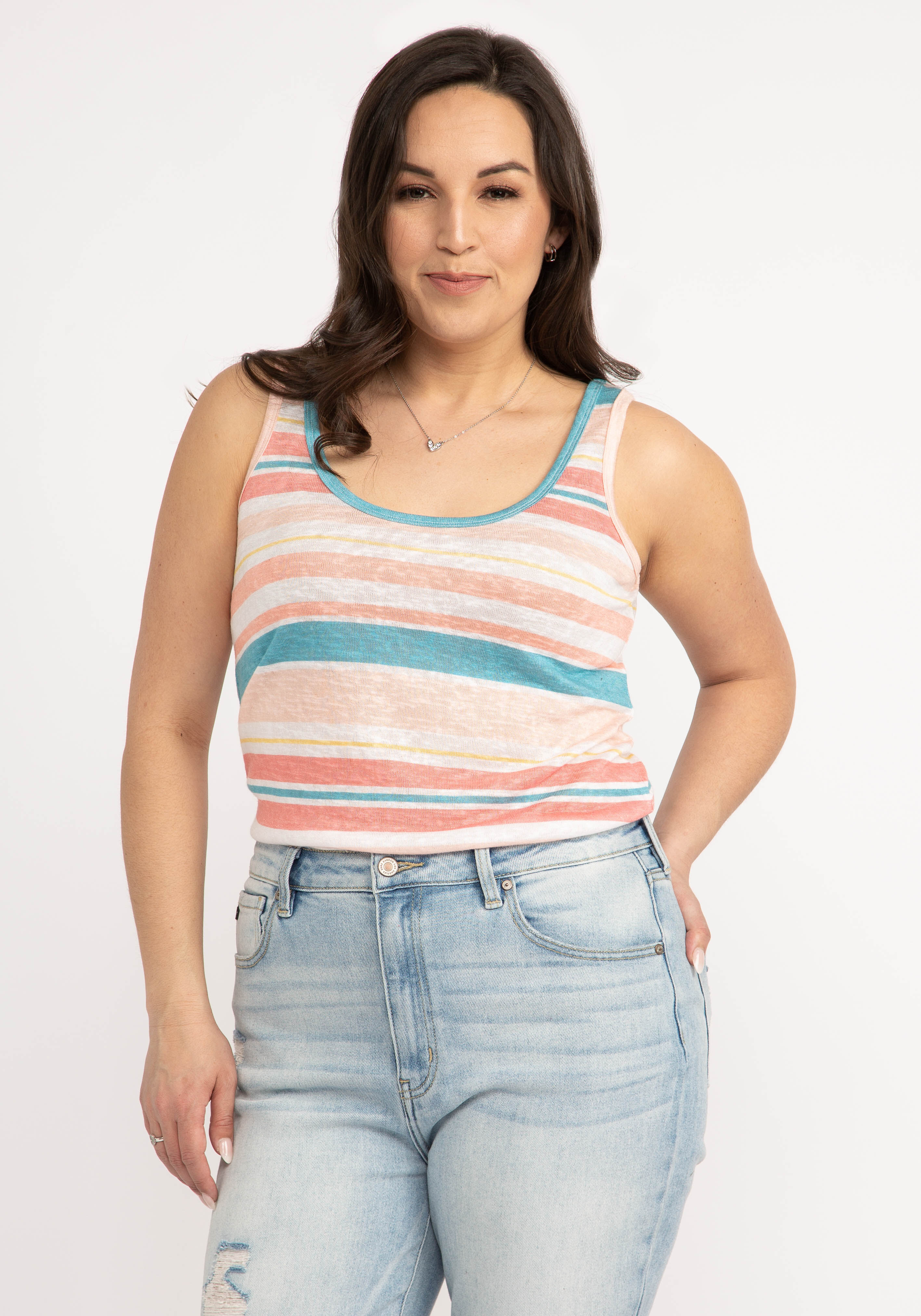 ari double scoop tank top Image 4