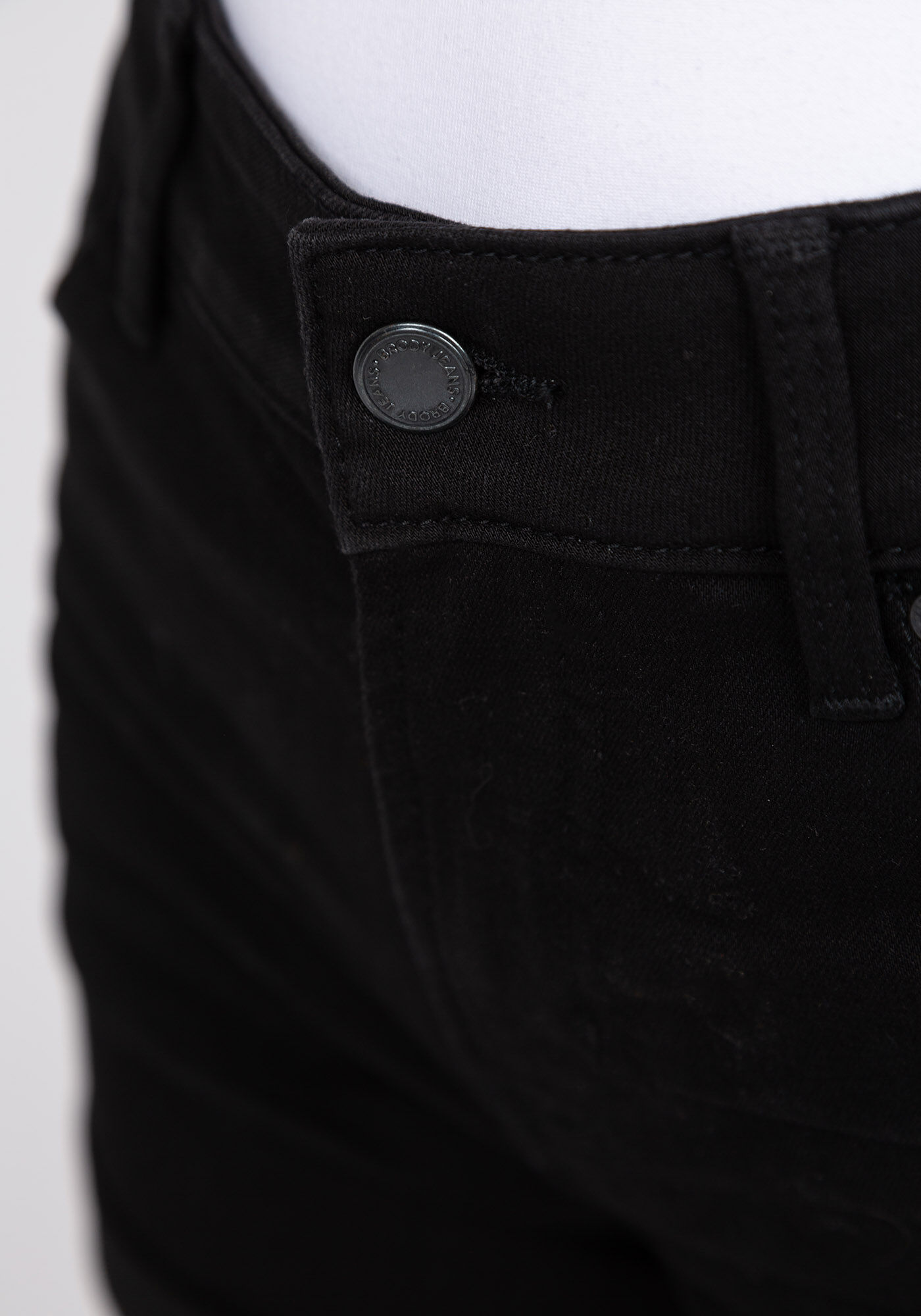 high rise cuffed shortie Image 5