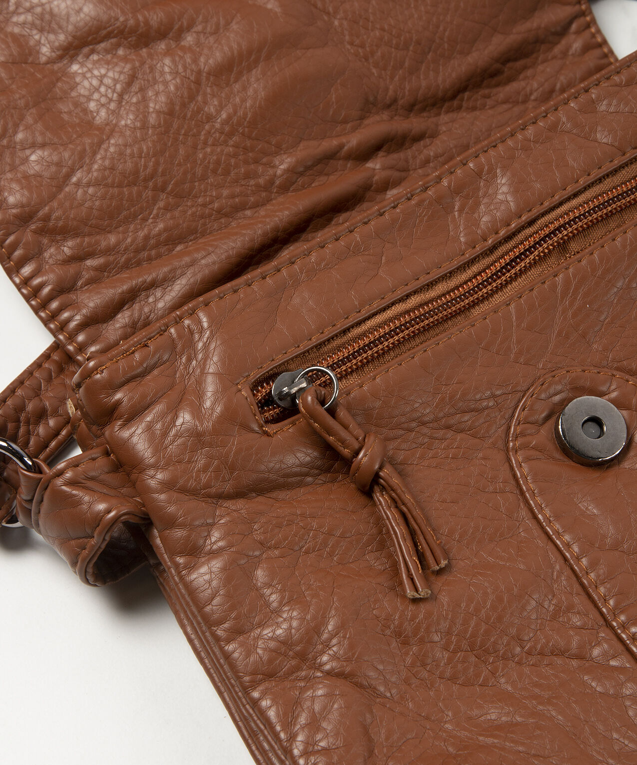 crossbody bag with tassel Image 5