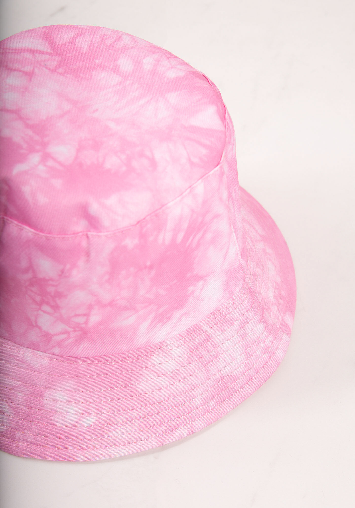 tie dye bucket hat Image 5