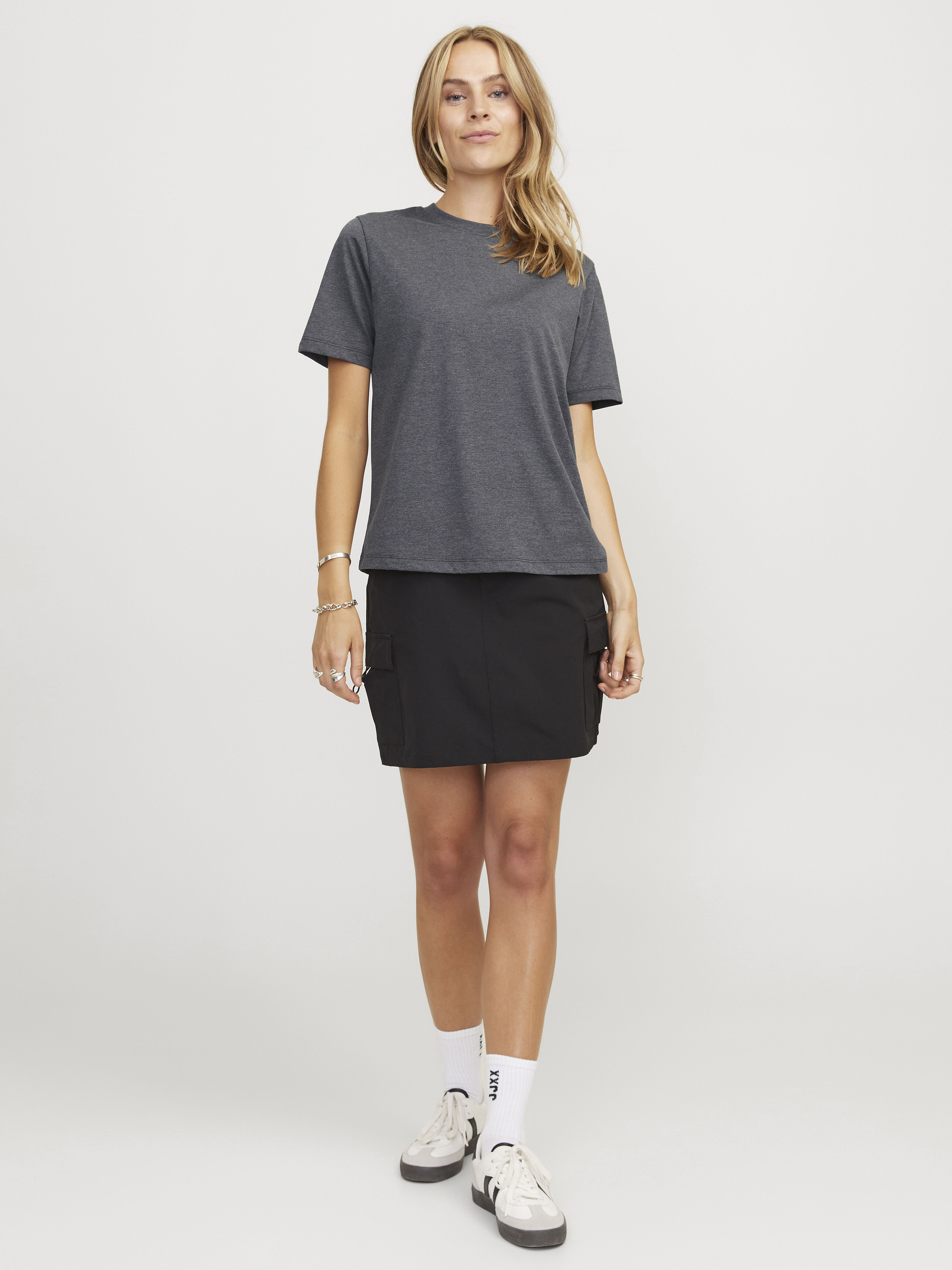 anna crew neck tshirt Image 2