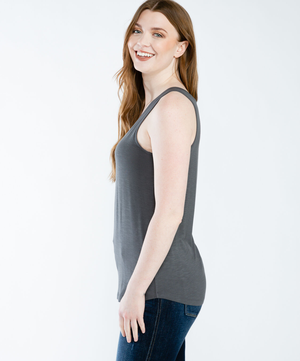 textured knit v neck tank - ela Image 3