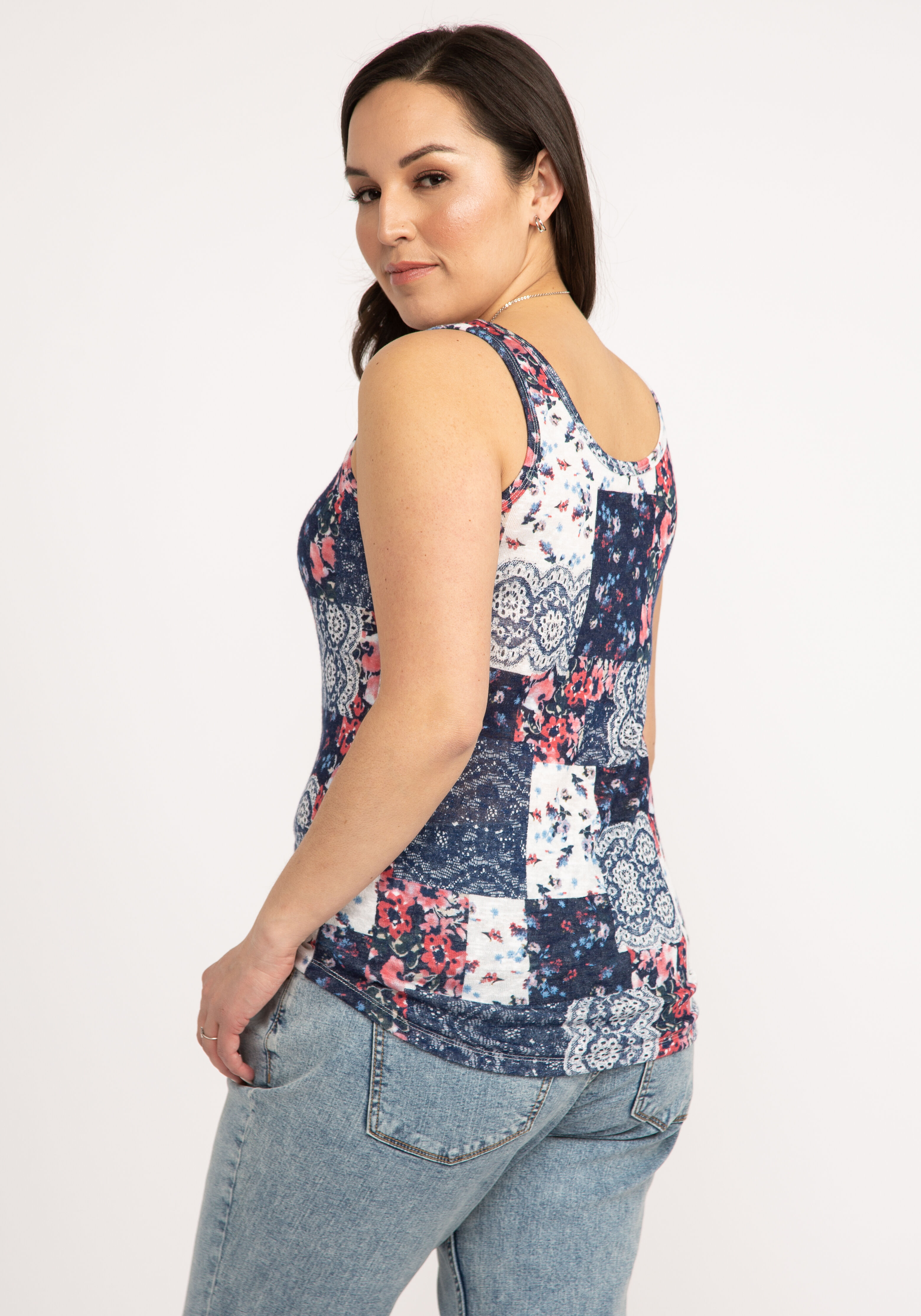 ari double scoop tank top Image 2