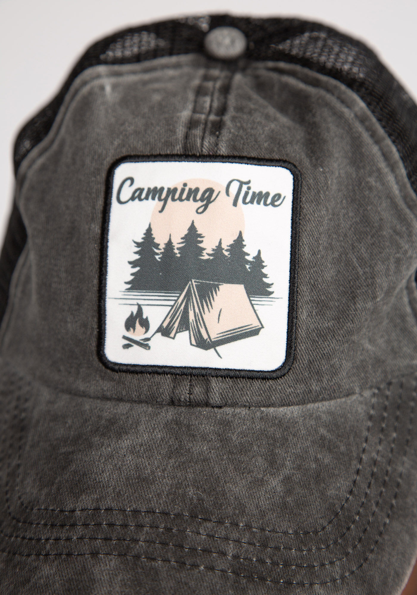 baseball cap with mesh back Image 4