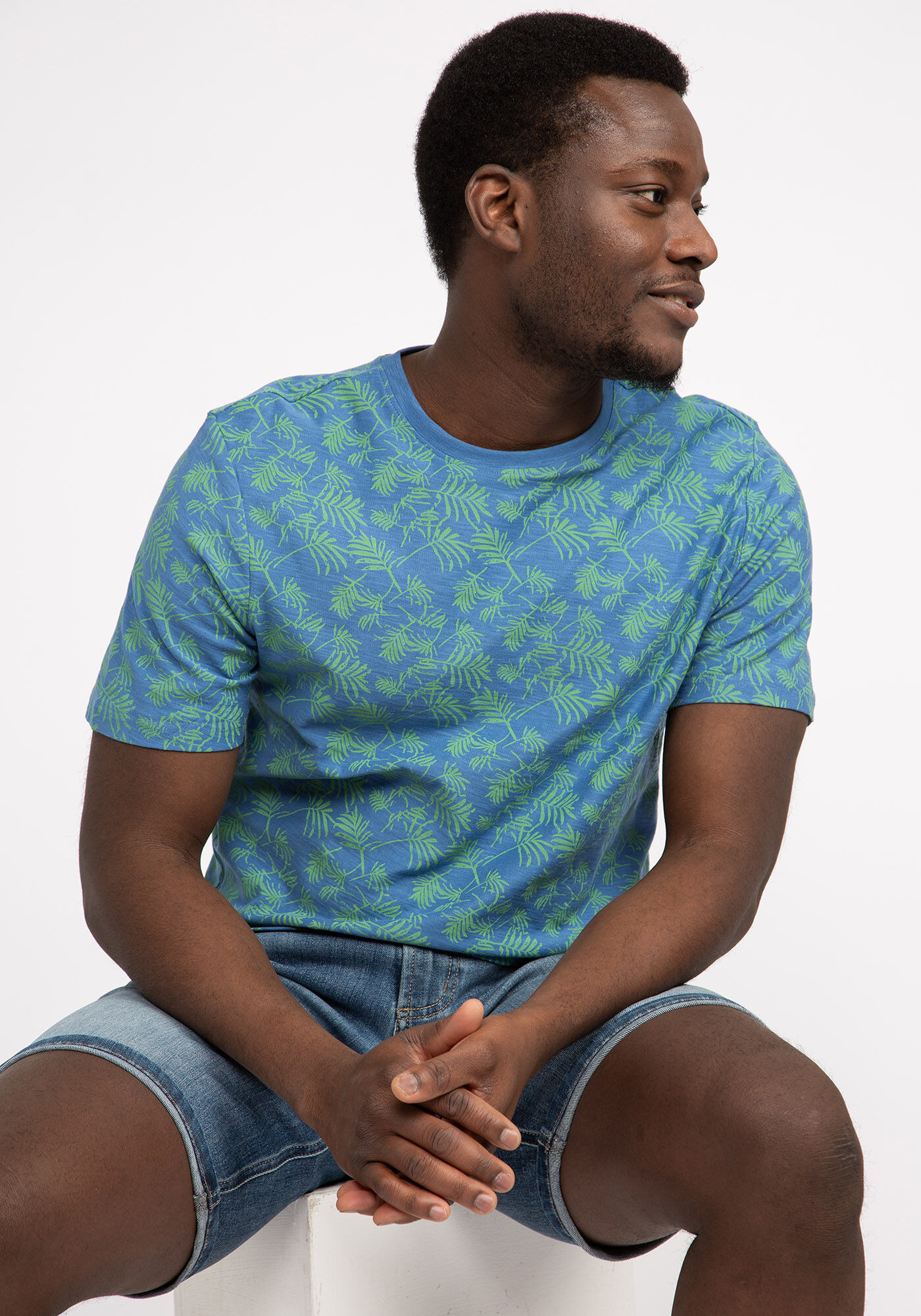 leaf all over print t-shirt Image 1