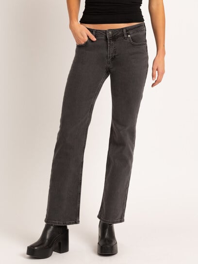 black be low bootcut jean