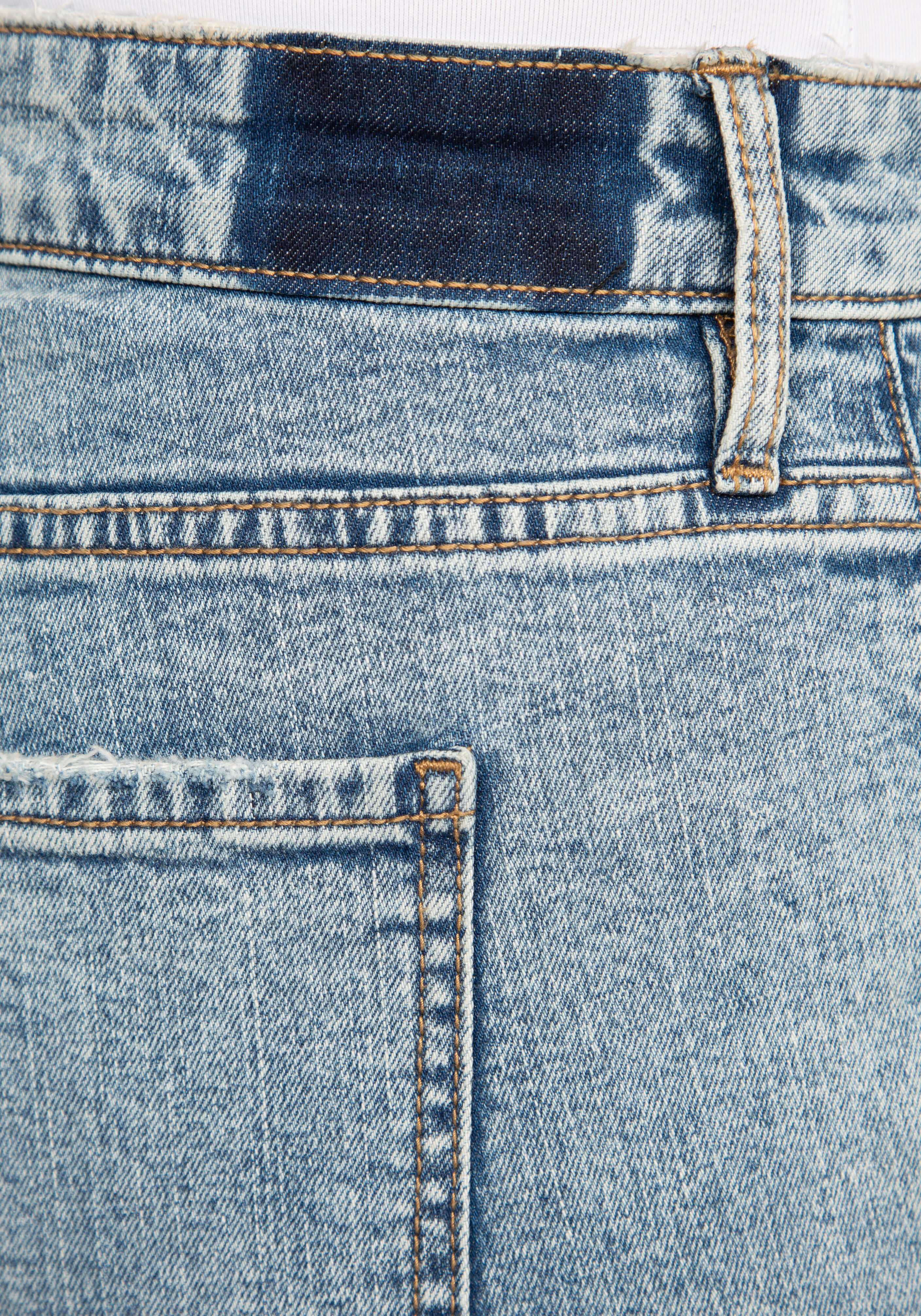 mid rise relaxed boot cut jeans Image 6