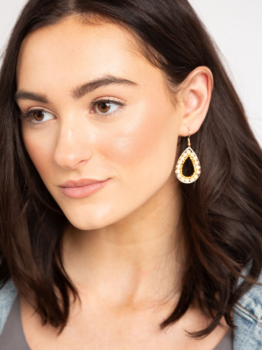 beaded tear drop earrings Image 1