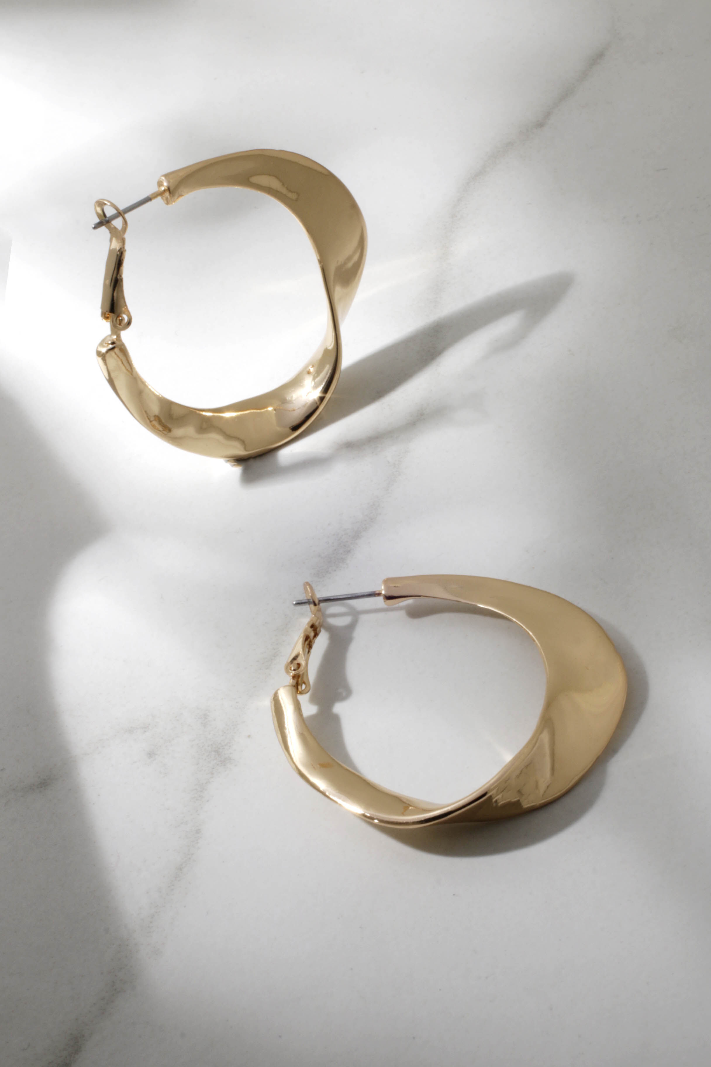 large gold hoop earrings Image 2