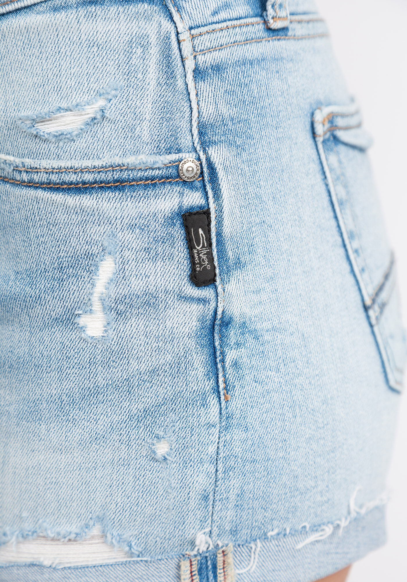 mid rise boyfriend shorts Image 6