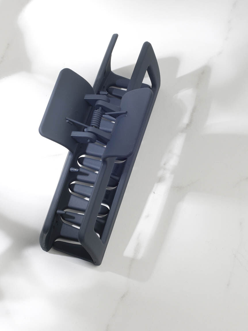 oversized claw clip Image 2