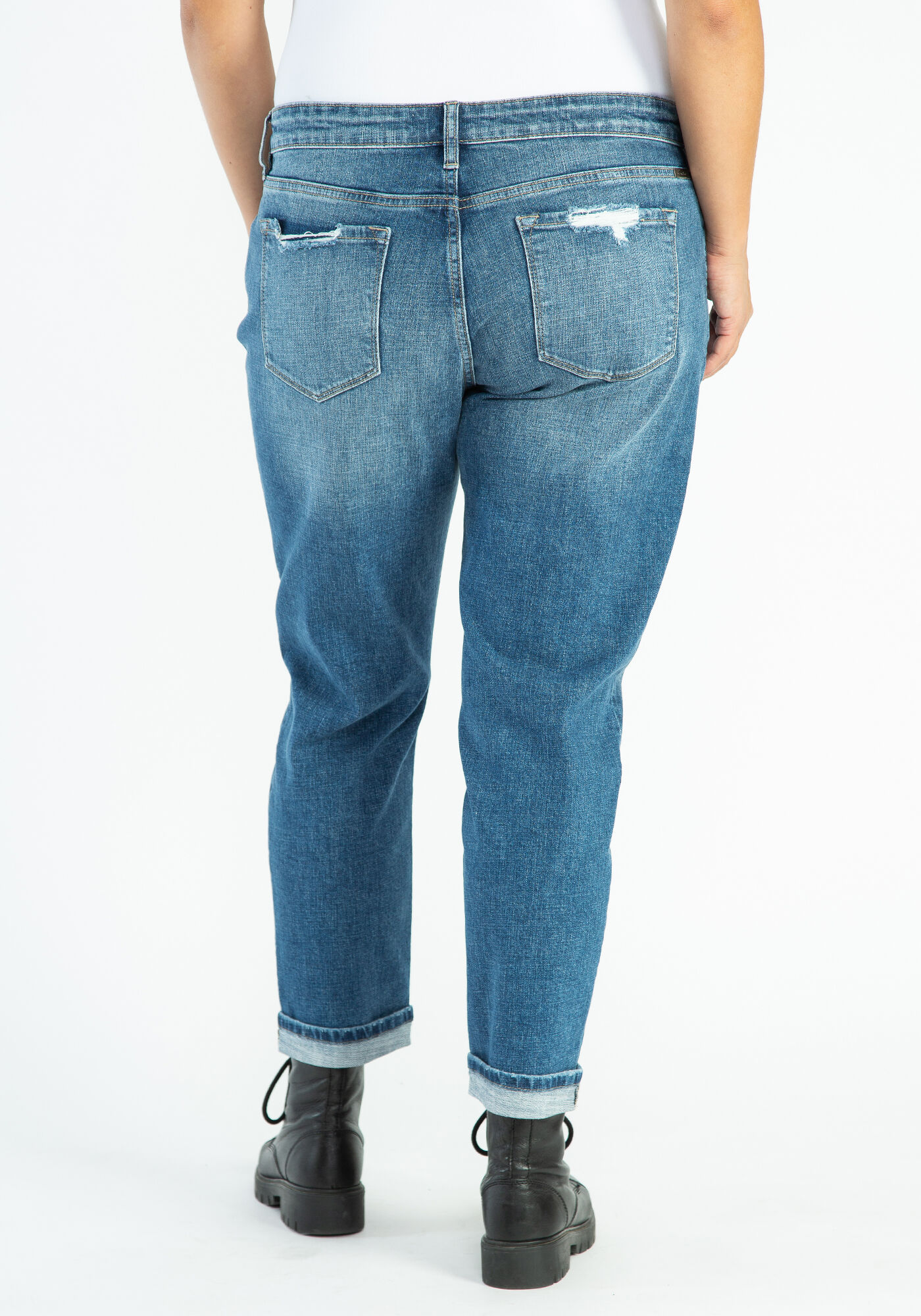 mid rise boyfriend jeans Image 5