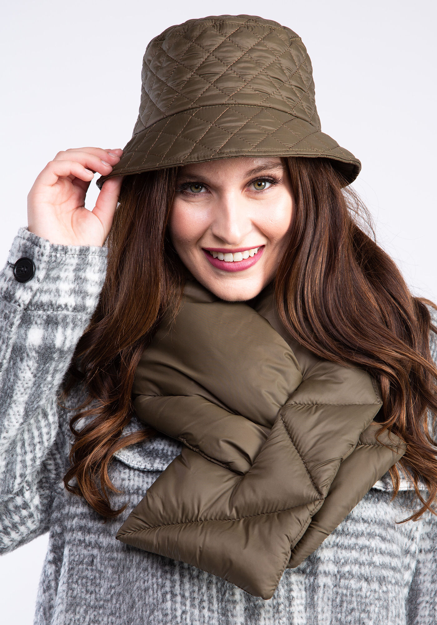 quilted puffer pull-through scarf Image 5