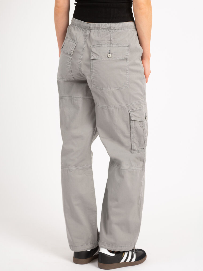 parachute cargo pant Image 3