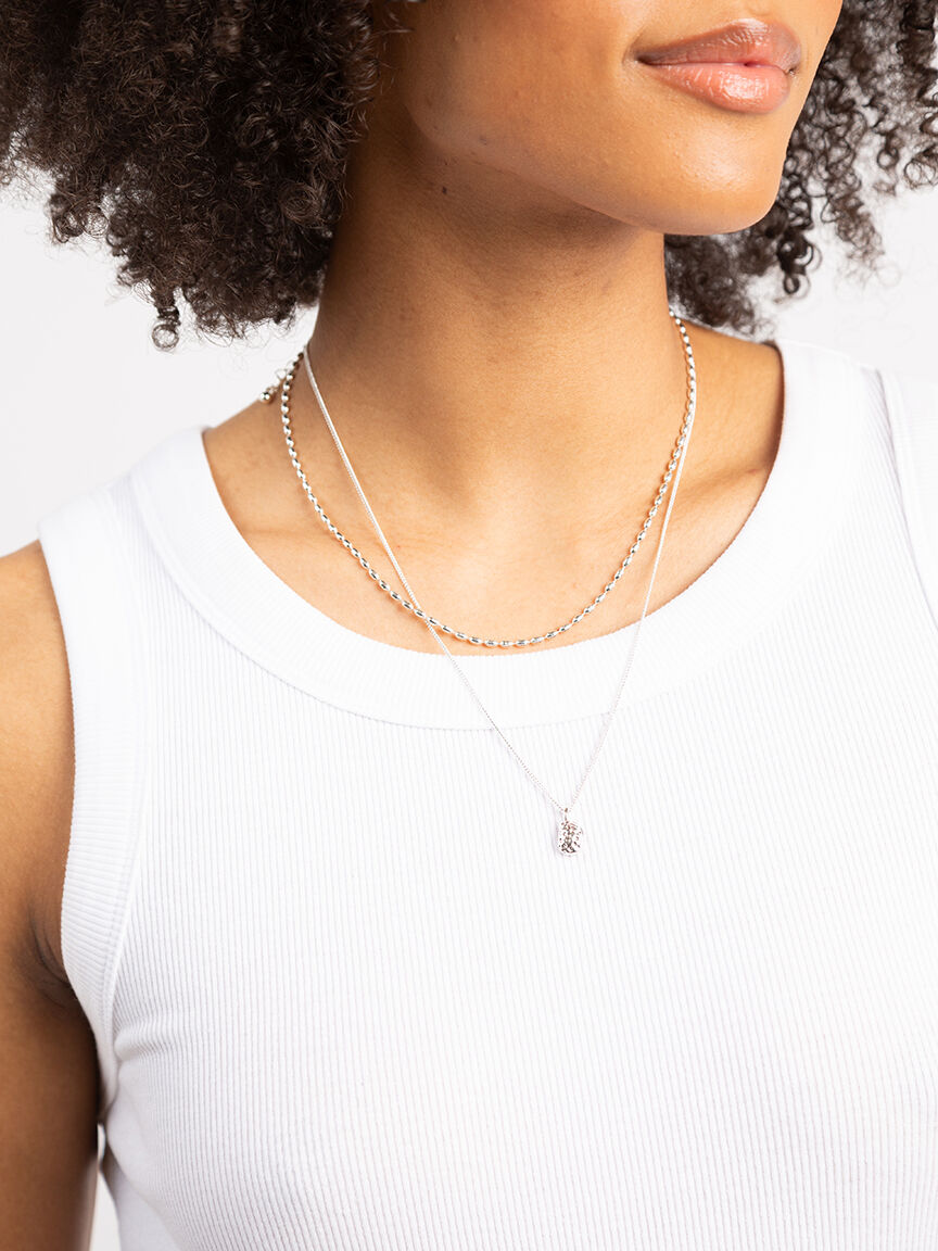 layered pearl necklace Image 4