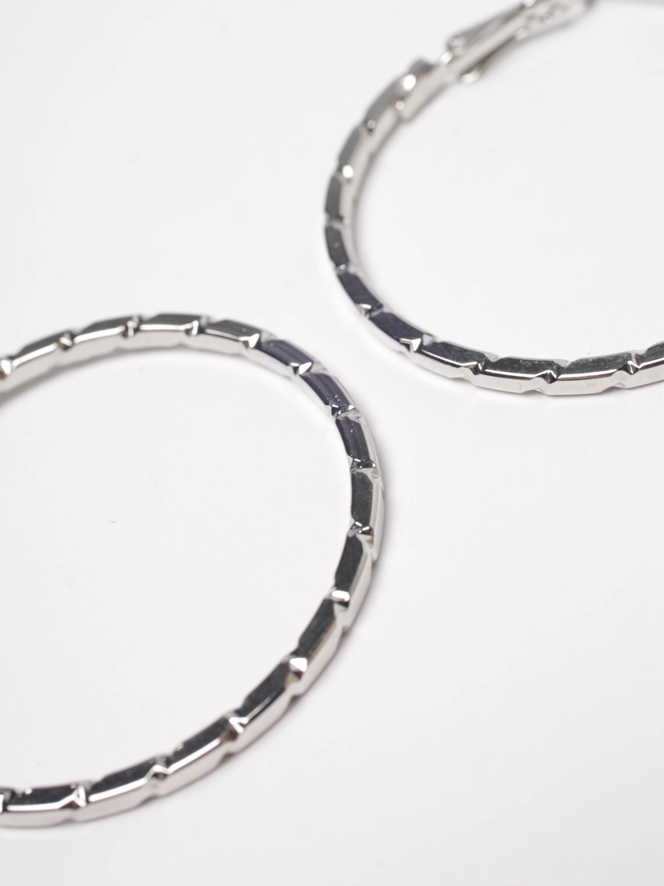 textured silver hoop Image 2