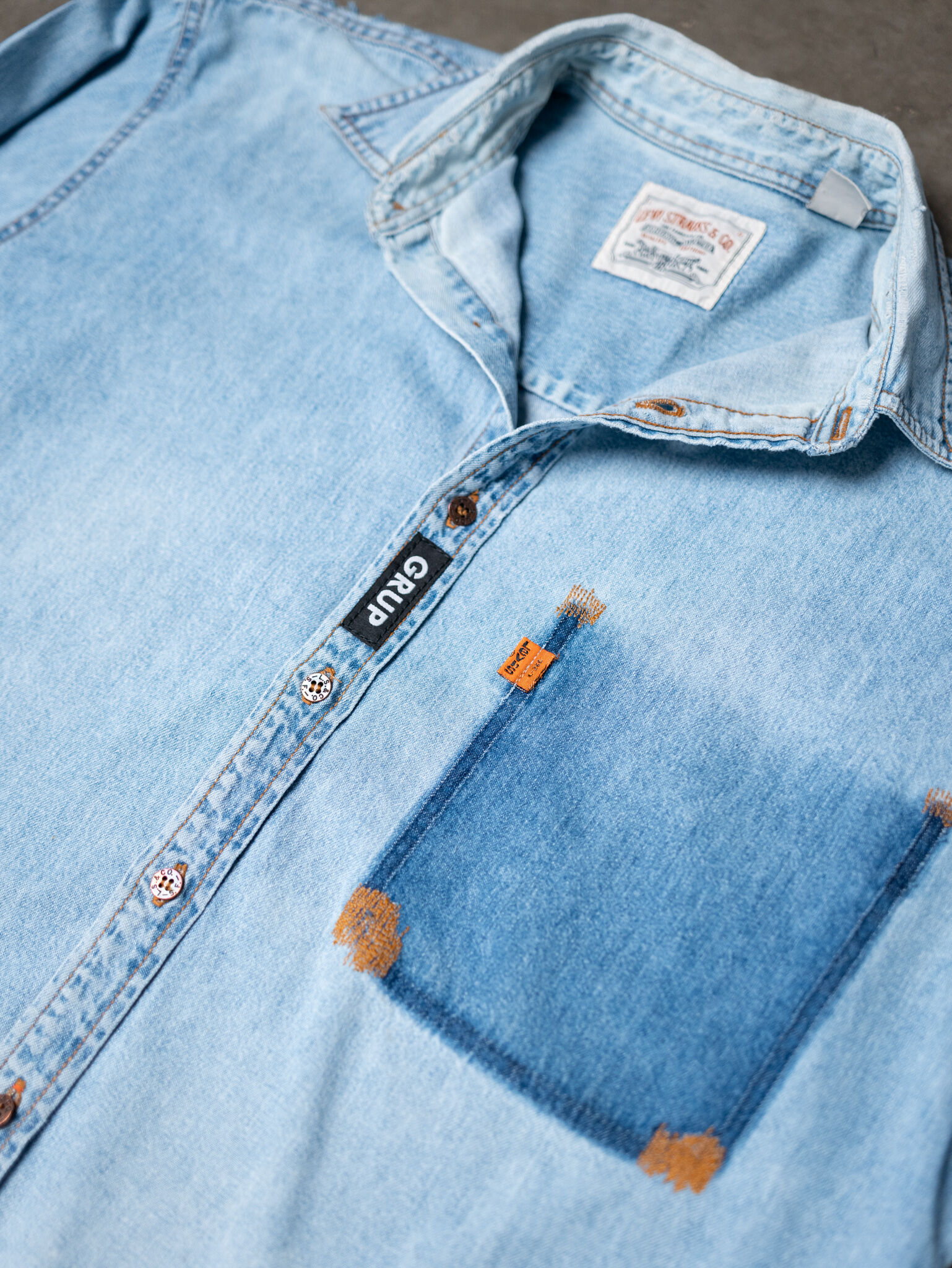 Levi's denim button up shirt deals