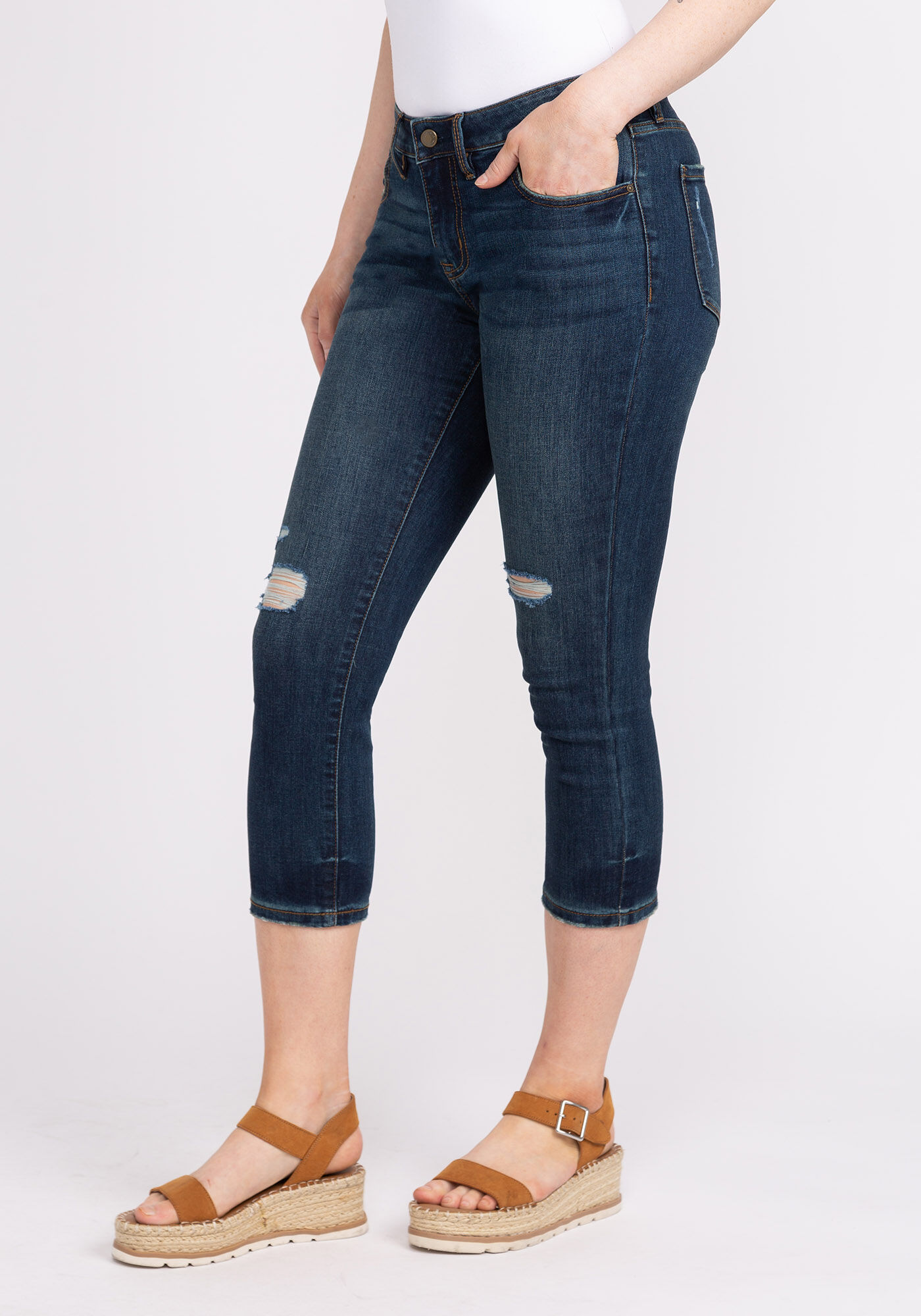 mid-rise capris Image 3