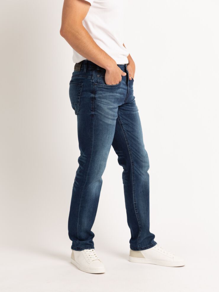 Athletic fit 2025 bootcut jeans