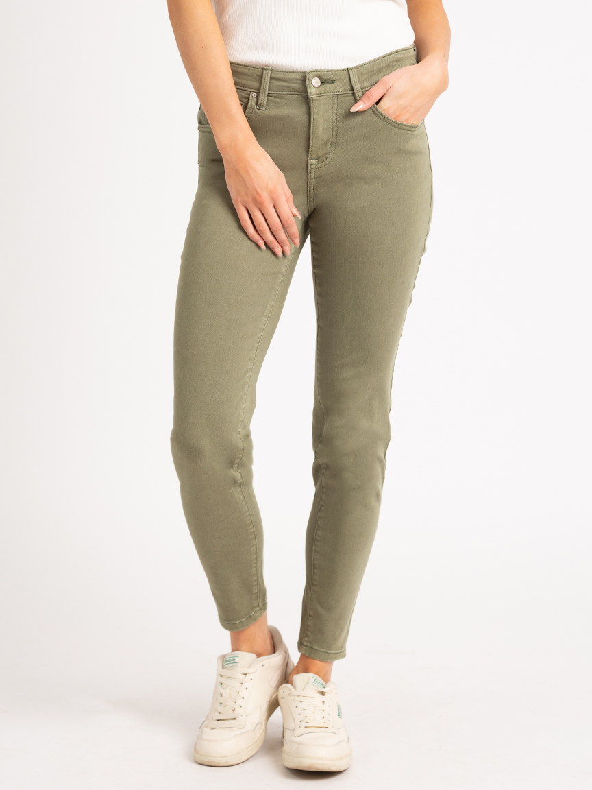 mid-rise skinny jean