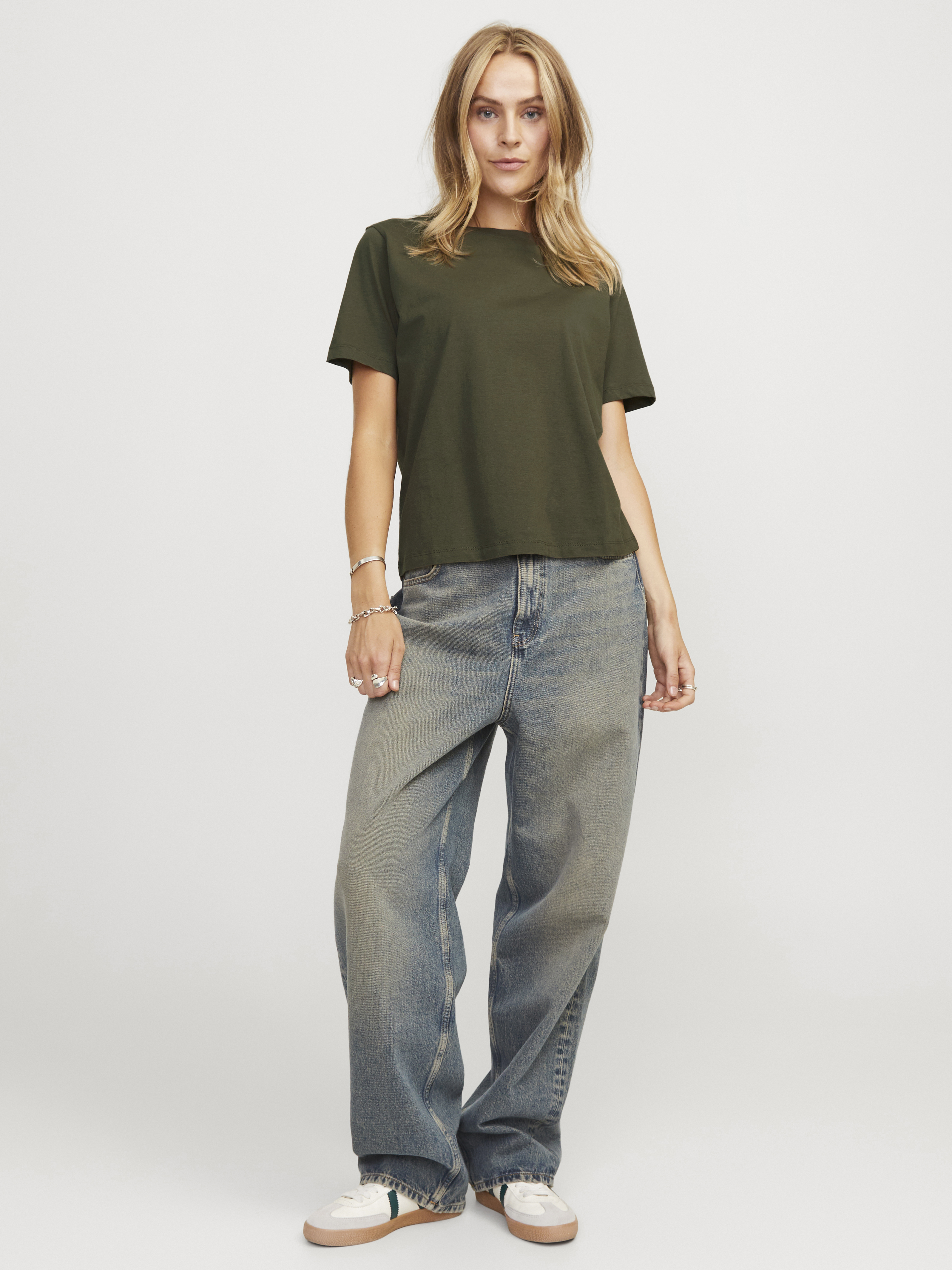 anna crew neck tshirt