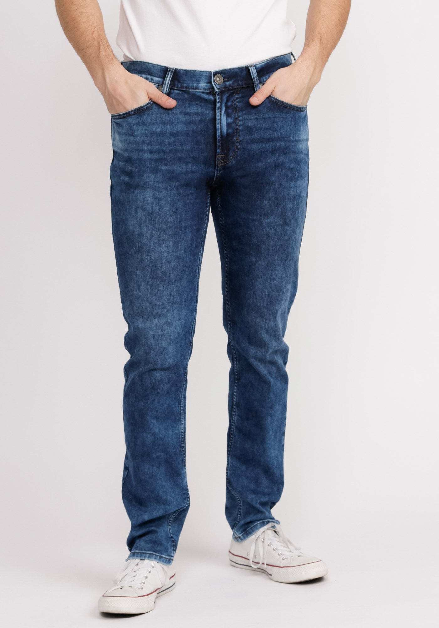 COOLMAX® slim straight tech jeans