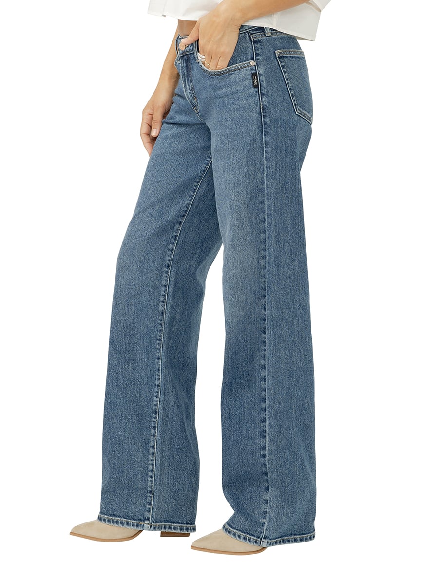 Loose & Low Rise Straight Leg Jeans