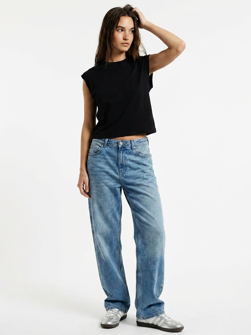 sleeveless boxy tee