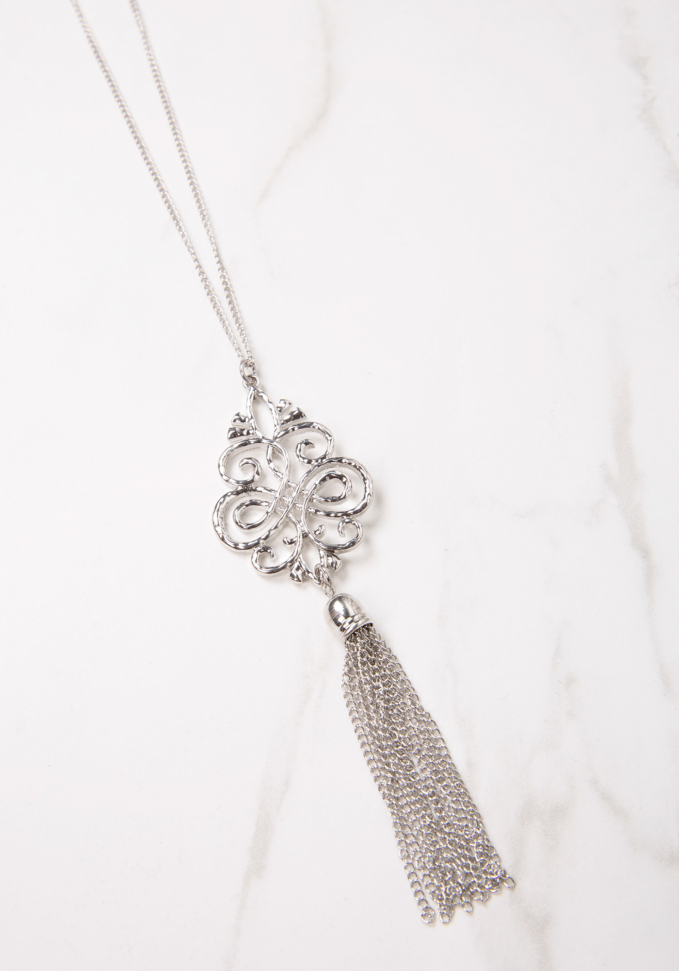 necklace w filigree pendant