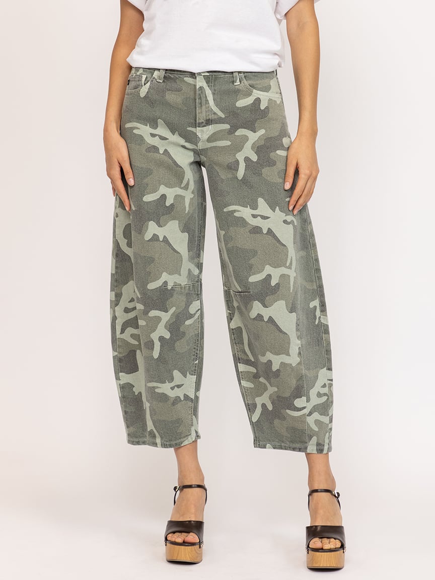 low slung horseshoe jean