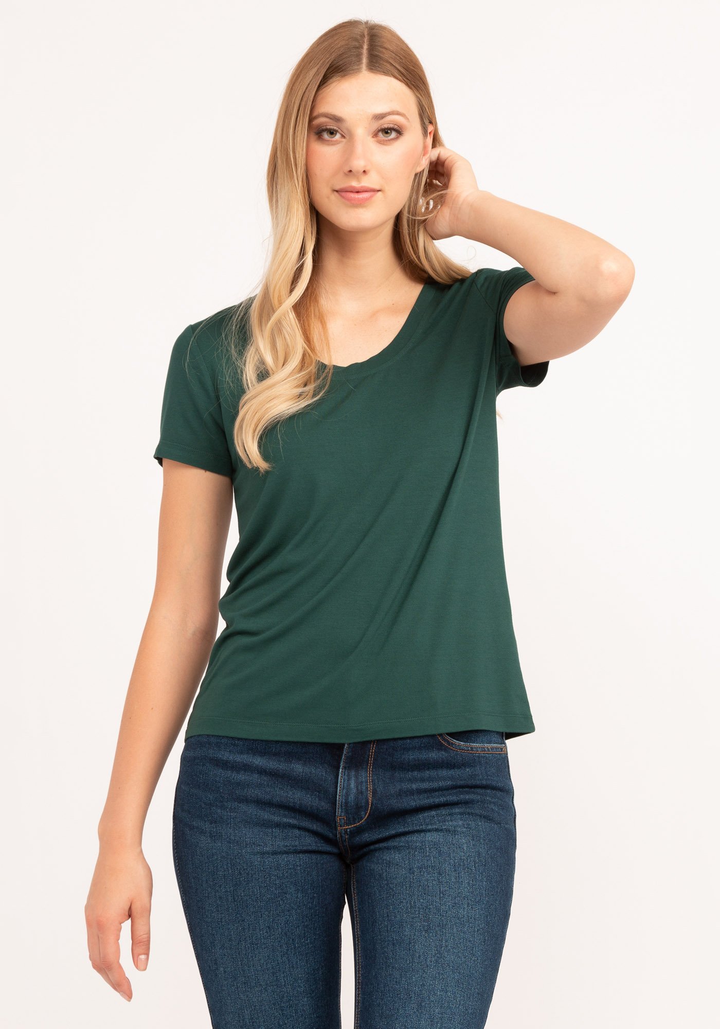 scoop neck short sleeve t-shirt
