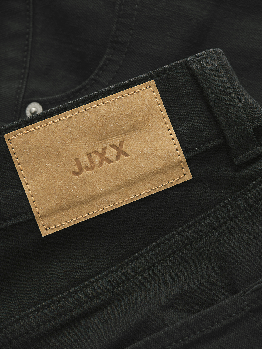 nice mid rise shorts