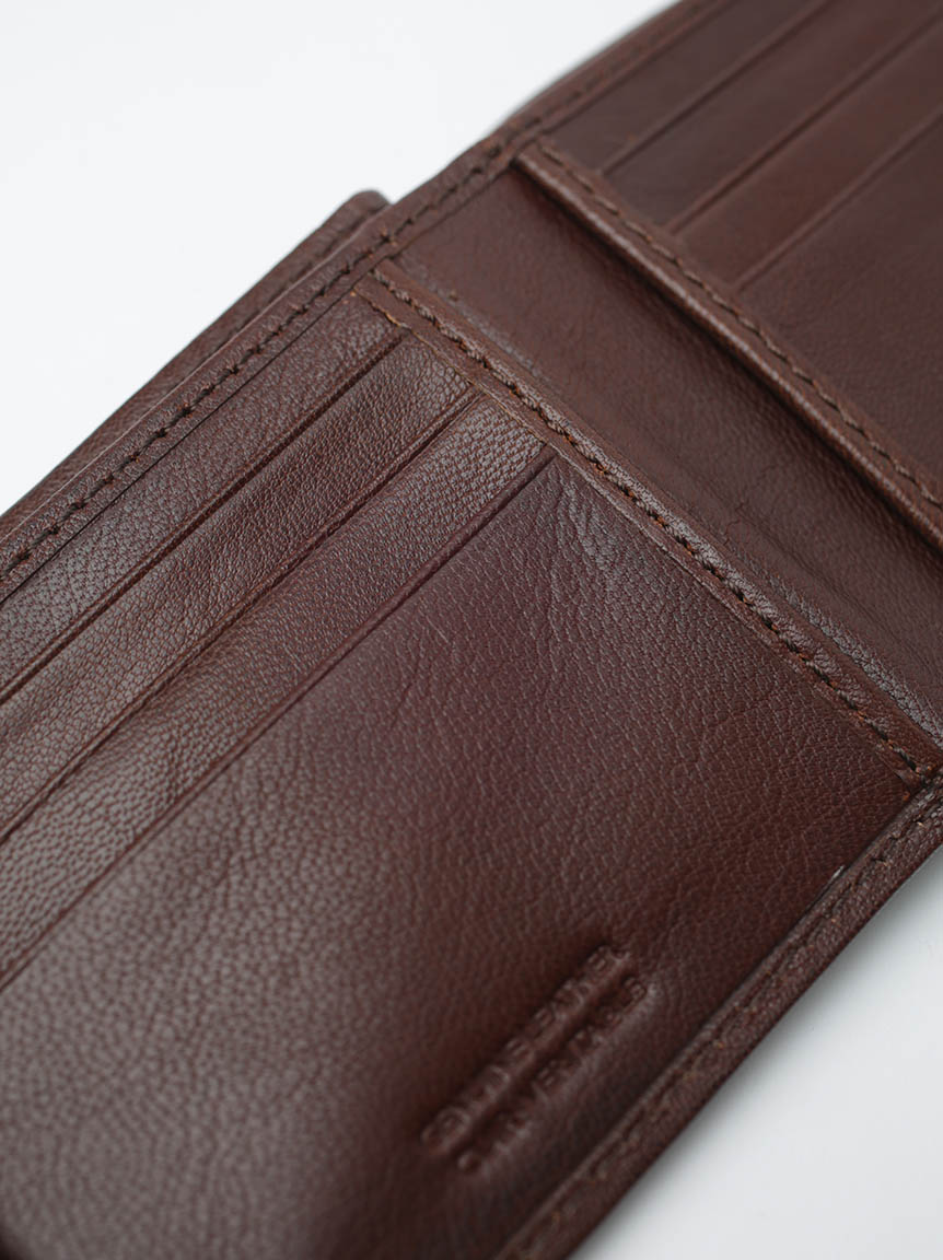 multi fold traveler wallet