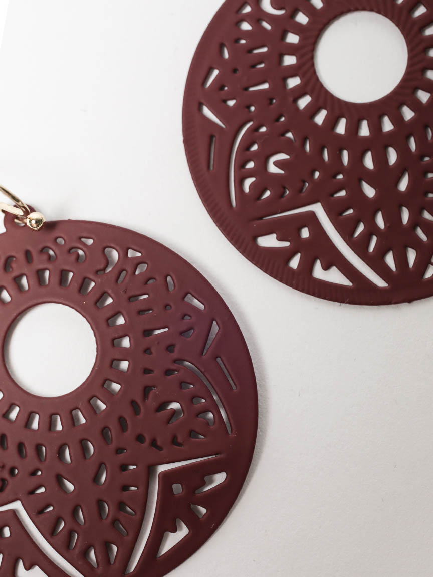 filigree round earring